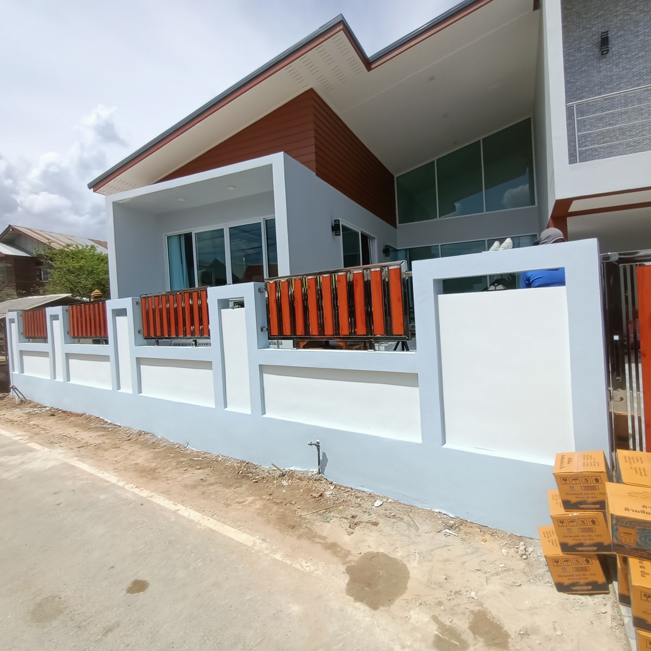 277006914_1089432261634439_5315213953147189407_n.jpg - ประตูสแตนเลส ผสมอลูมิเนียมลายไม้ | https://พลังชัยสแตนเลส.com