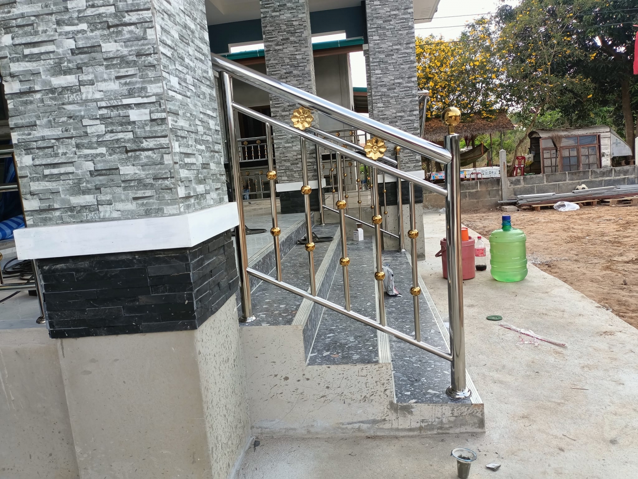 336909228_133564152806662_3126404508944474121_n.jpg - ราวม้านั่งสแตนเลส ระเบียงราวบันไดสแตนเลส | https://พลังชัยสแตนเลส.com