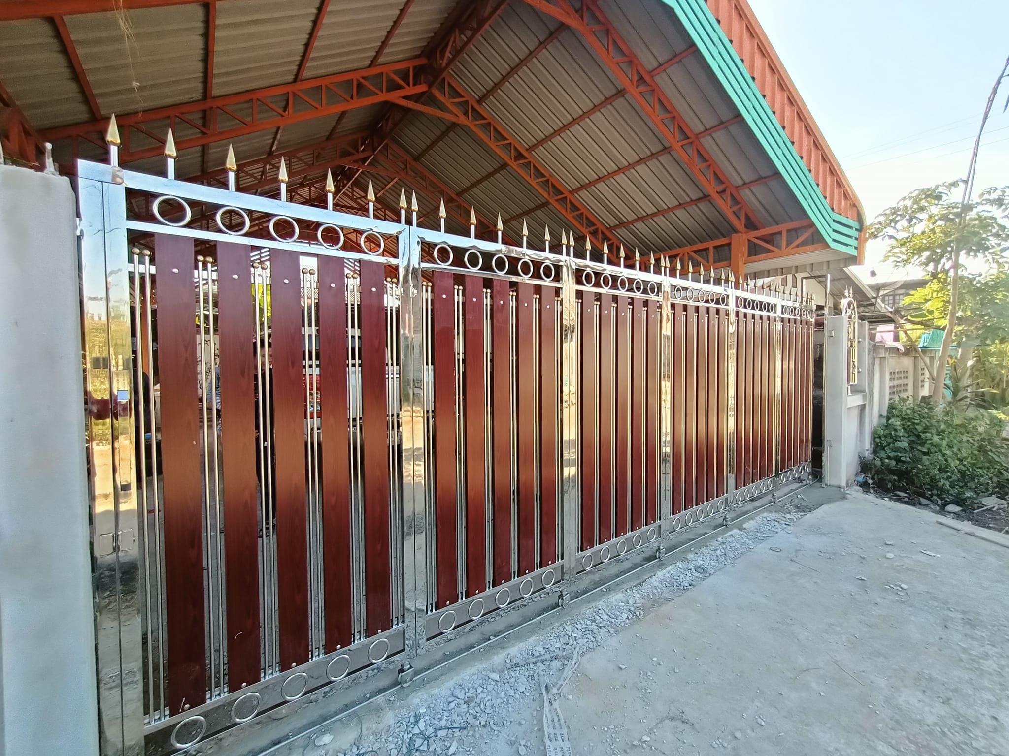 2 - https://พลังชัยสแตนเลส.com | ห้างหุ้นส่วนจำกัดพลังชัยสแตนเลส - รับงานสแตนเลสทุกชนิด รับทำรั้วสแตนเลส ประตูสแตนเลส ราวบันไดสแตนเลส หน้าต่างกันขโมยสแตนเลส สวย เนียน เสร็จเร็วทันใจ